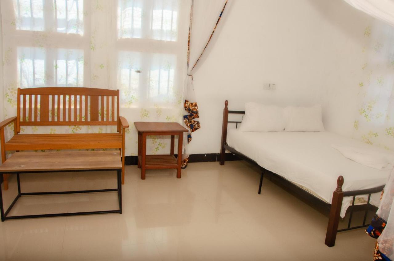 Mudi House Hotel Джамбиани Екстериор снимка